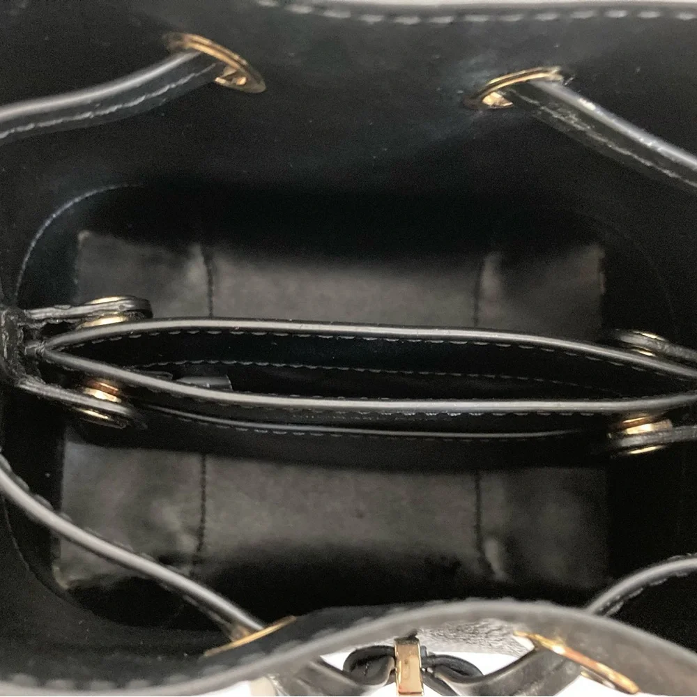 Michael Kors mercer gallery convertible small bucket bag - Picture 11 of 16